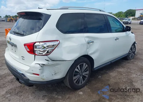 2017 Nissan Pathfinder Sv z USA, uszkodzony, nr VIN 5N1DR2MM9HC646272